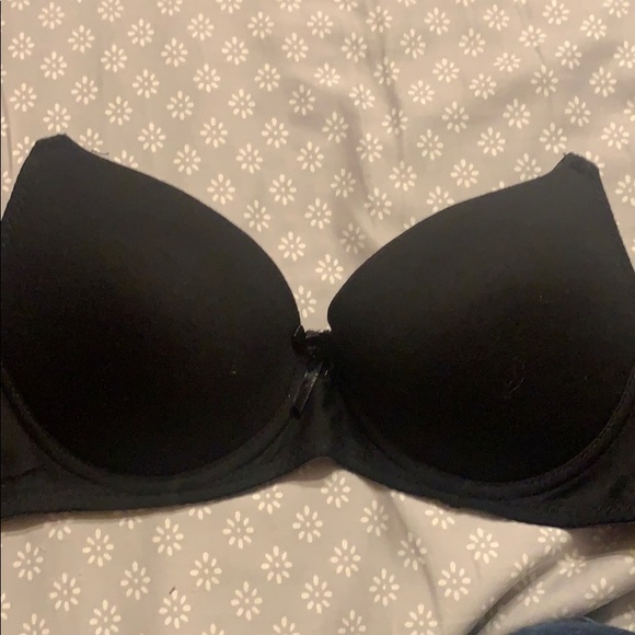 Bras - Picture 7 of 8